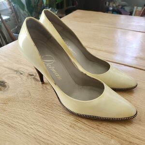 Delman Cream Color Leather Pumps Heels Beaded‎ Accent Tortise Shell Stilettos